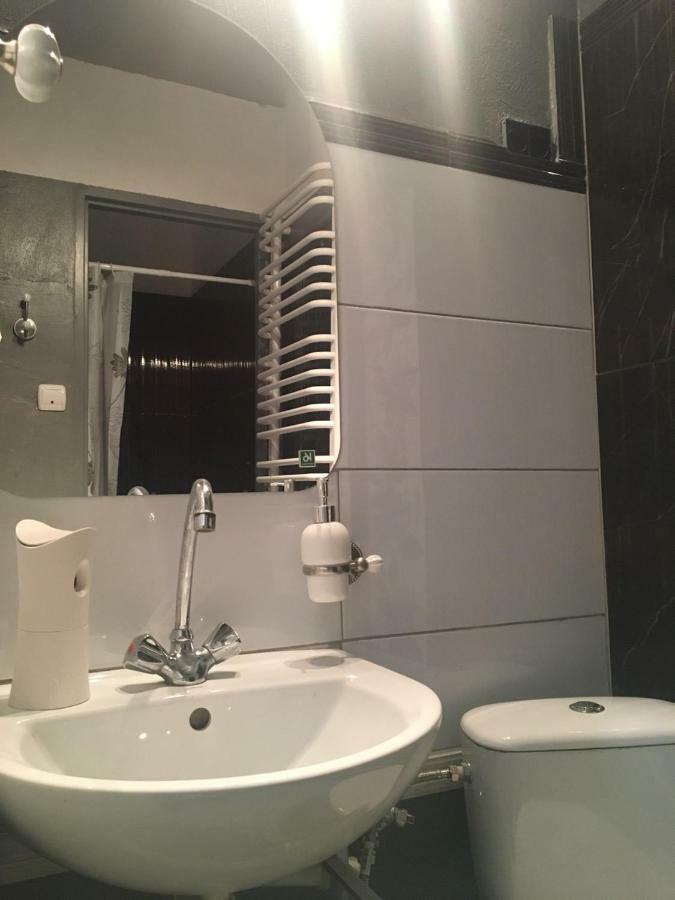 Old Cracow Apartments Krakow Luaran gambar