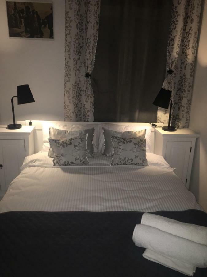 Old Cracow Apartments Krakow Luaran gambar