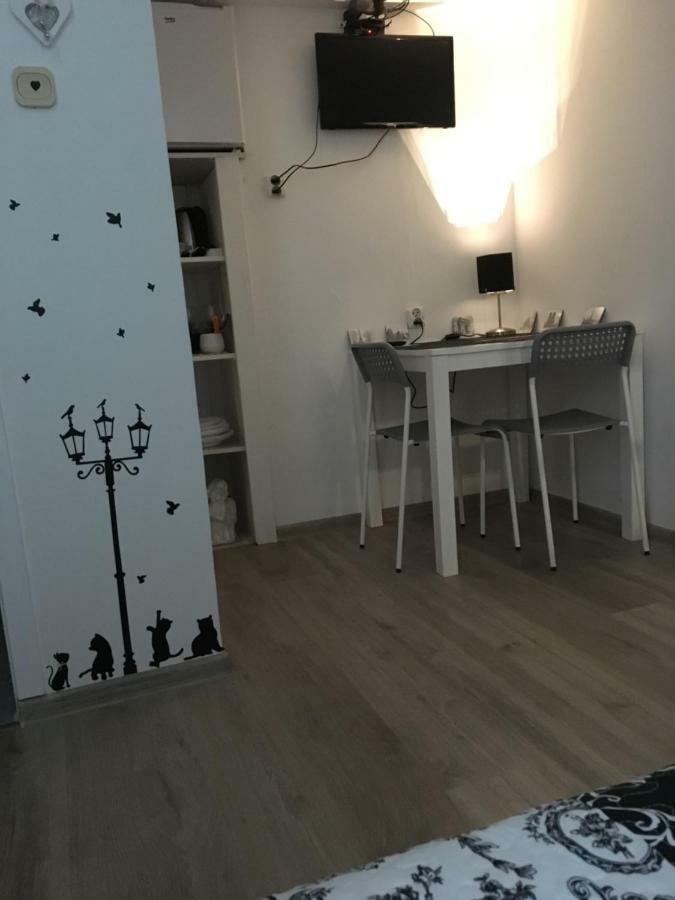 Old Cracow Apartments Krakow Luaran gambar